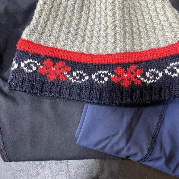 Turtle Fur Wool Knit Beanie Hat, Gray & Black with Red Design. OSFA. - Picture 9 of 9